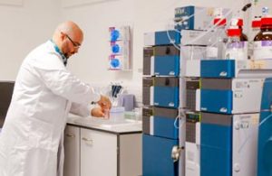 Laboratory Workbenches - Klick Laboratories