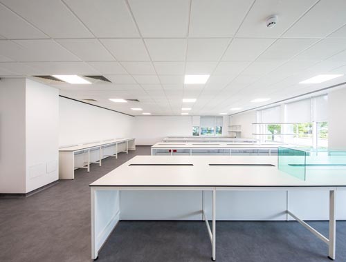 lab fit out and furniture for oxford biodynamics