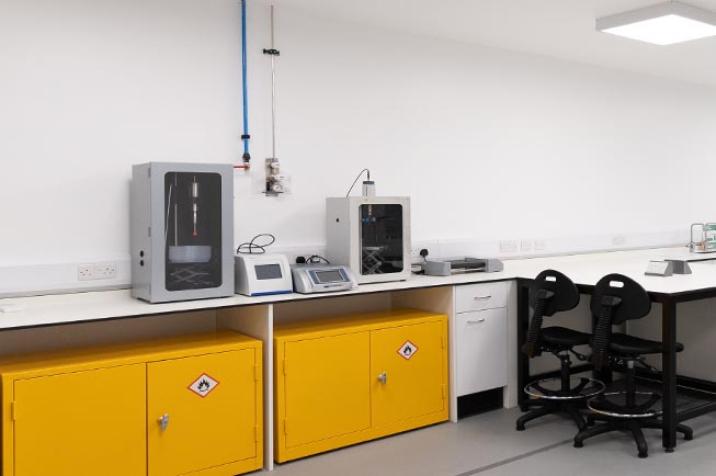 lab furniture supplier - klick laboratories