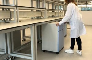 lab design with mobile workstations